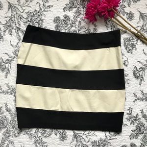 Vegan leather mixed fabric mini skirt